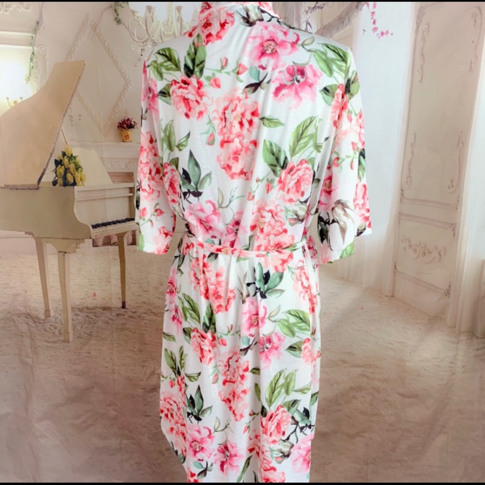 NEW Show Me Your Mumu Brie Floral Robe - Picture 3 of 7